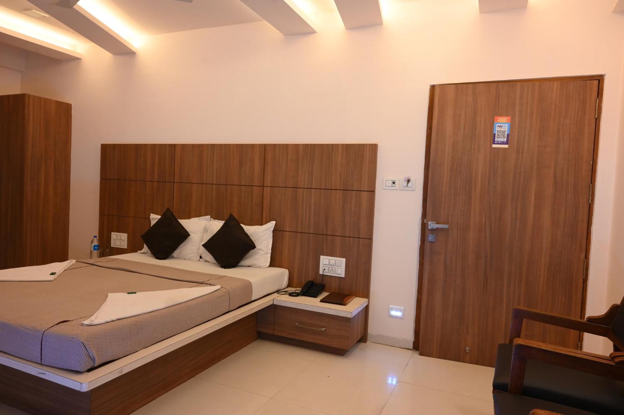Hotel Ramkrishna Inn كولهابور المظهر الخارجي الصورة