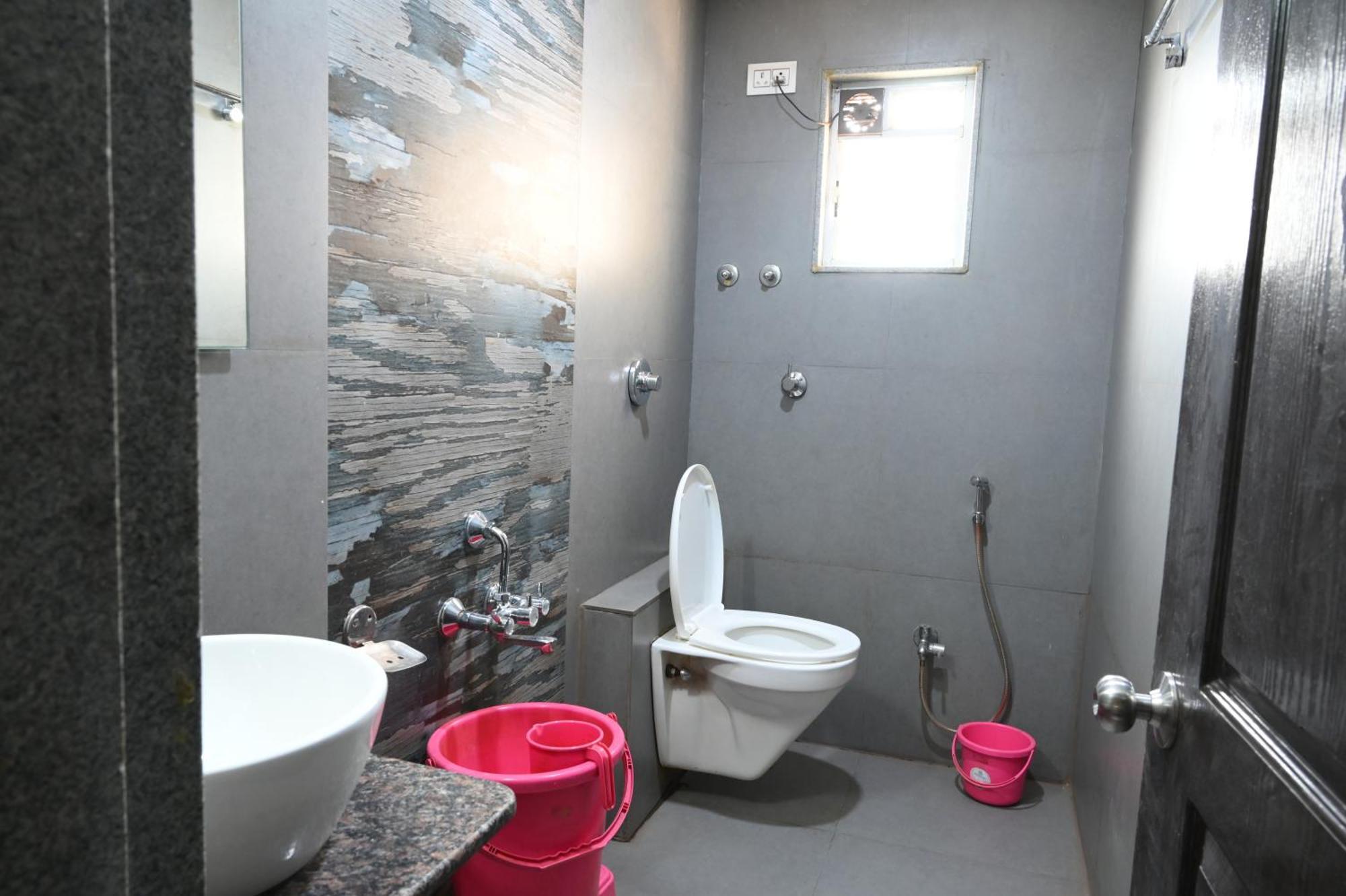 Hotel Ramkrishna Inn كولهابور المظهر الخارجي الصورة