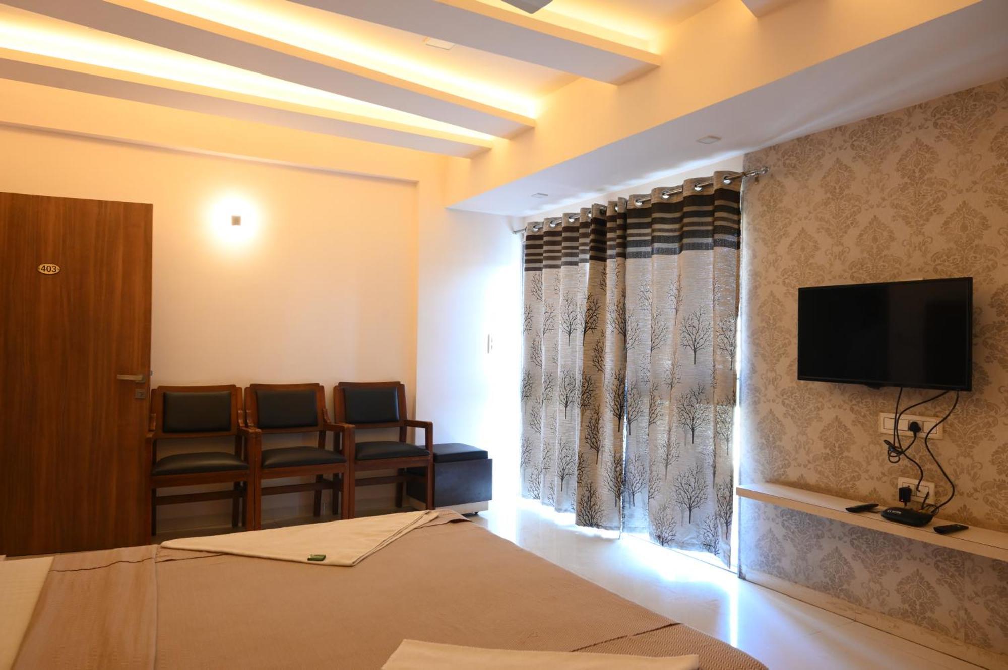 Hotel Ramkrishna Inn كولهابور المظهر الخارجي الصورة