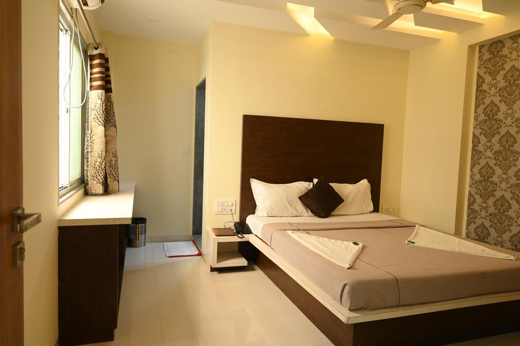 Hotel Ramkrishna Inn كولهابور المظهر الخارجي الصورة